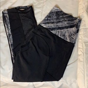 Lululemon Black/White Brushed Mesh Crop Legging